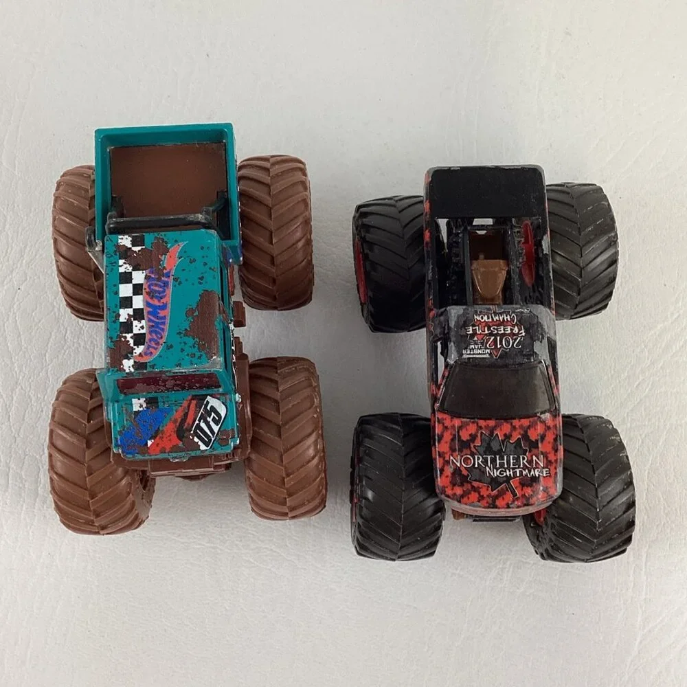 Hot Wheels Monster Trucks Northern Nightmare Mercedes-Benz Unimog Diecast 1:64